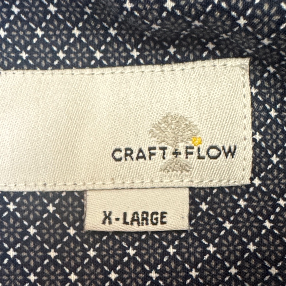 Classic Gray Button-Down Shirt for Men - Picture 2 of 9
